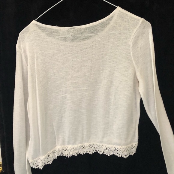 H&M Long Sleeve Cropped Lace-Trim Top - Picture 2 of 2